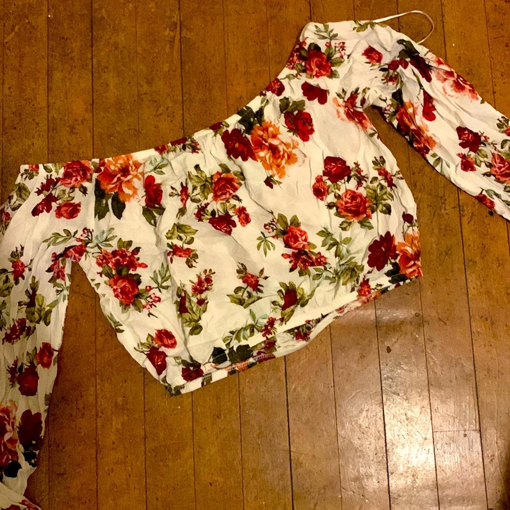 This is a white cropped blouse